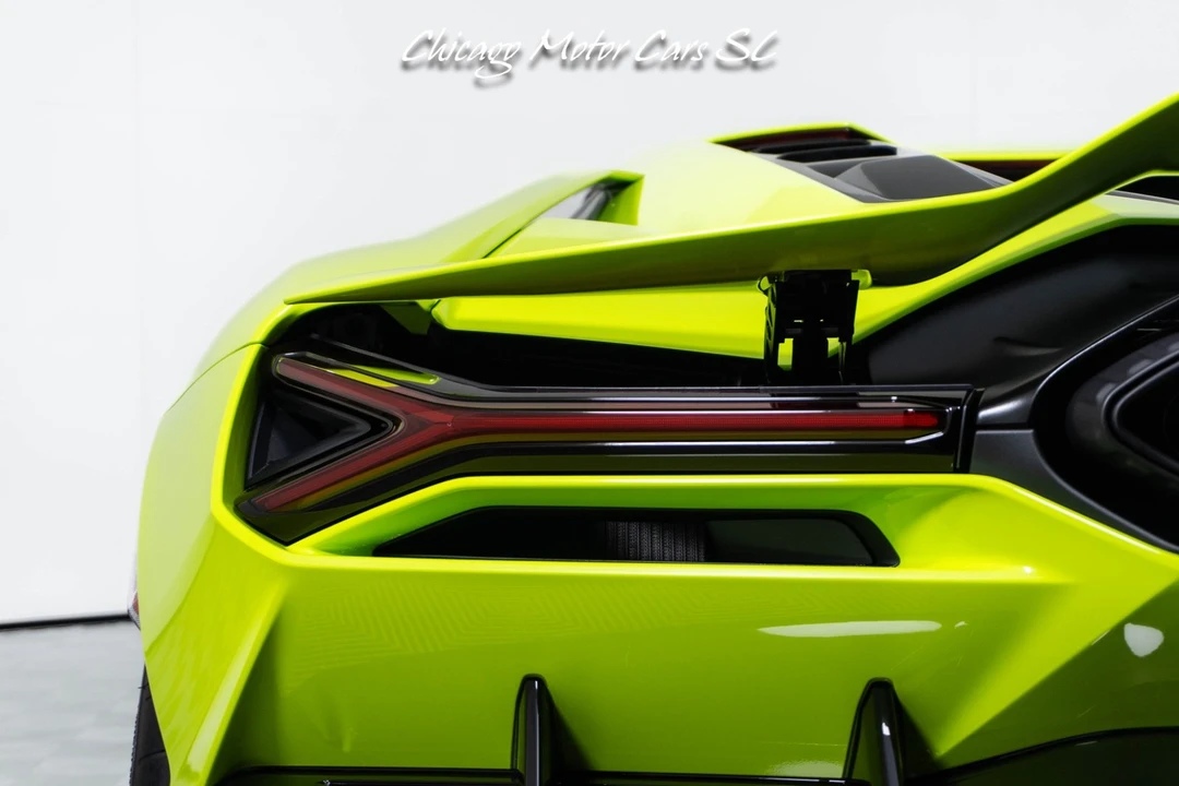 2025 Lamborghini Revuelto - Image 18 of 31