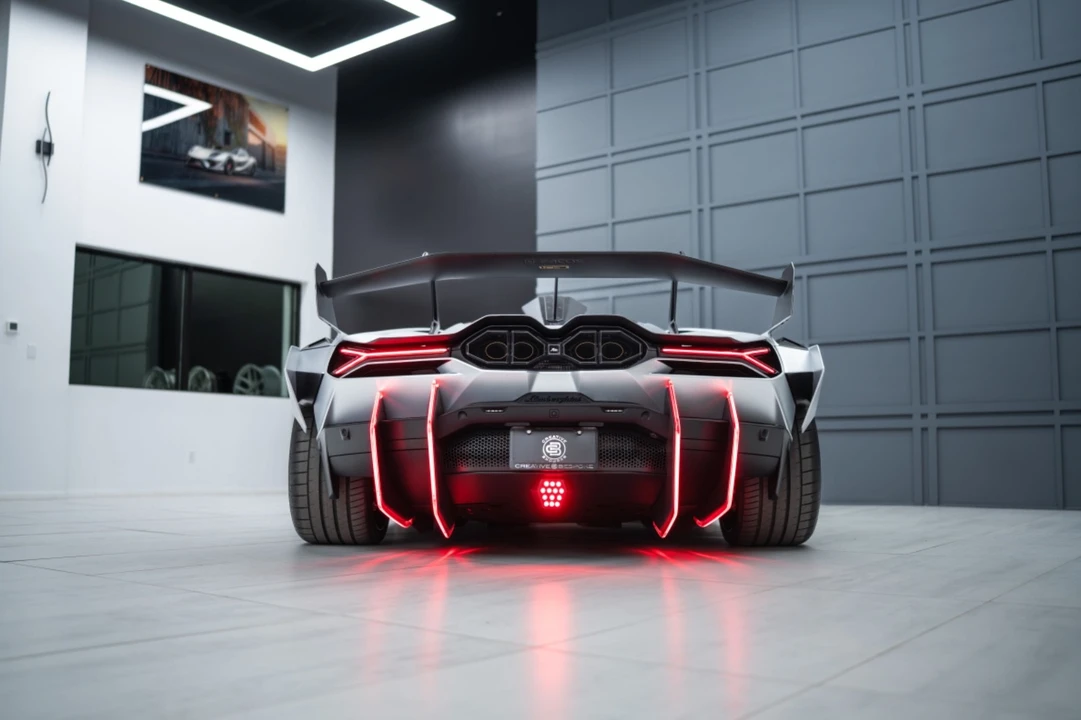 2025 Lamborghini Revuelto - Image 4 of 21