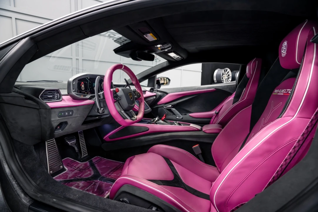 2025 Lamborghini Revuelto - Image 15 of 21