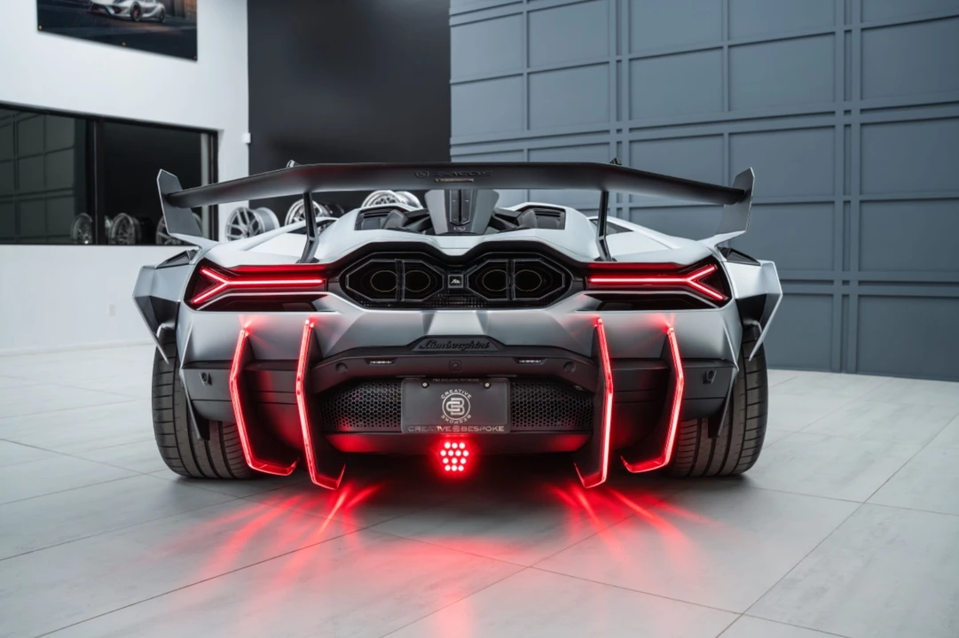 2025 Lamborghini Revuelto - Image 5 of 21