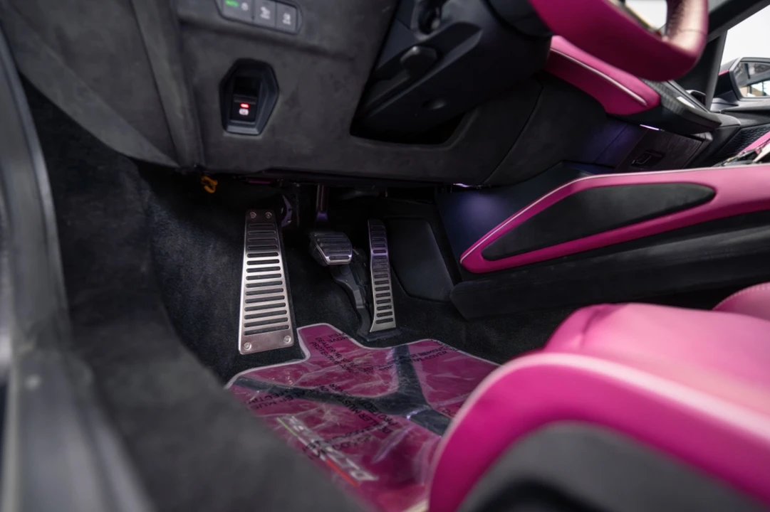 2025 Lamborghini Revuelto - Image 14 of 21
