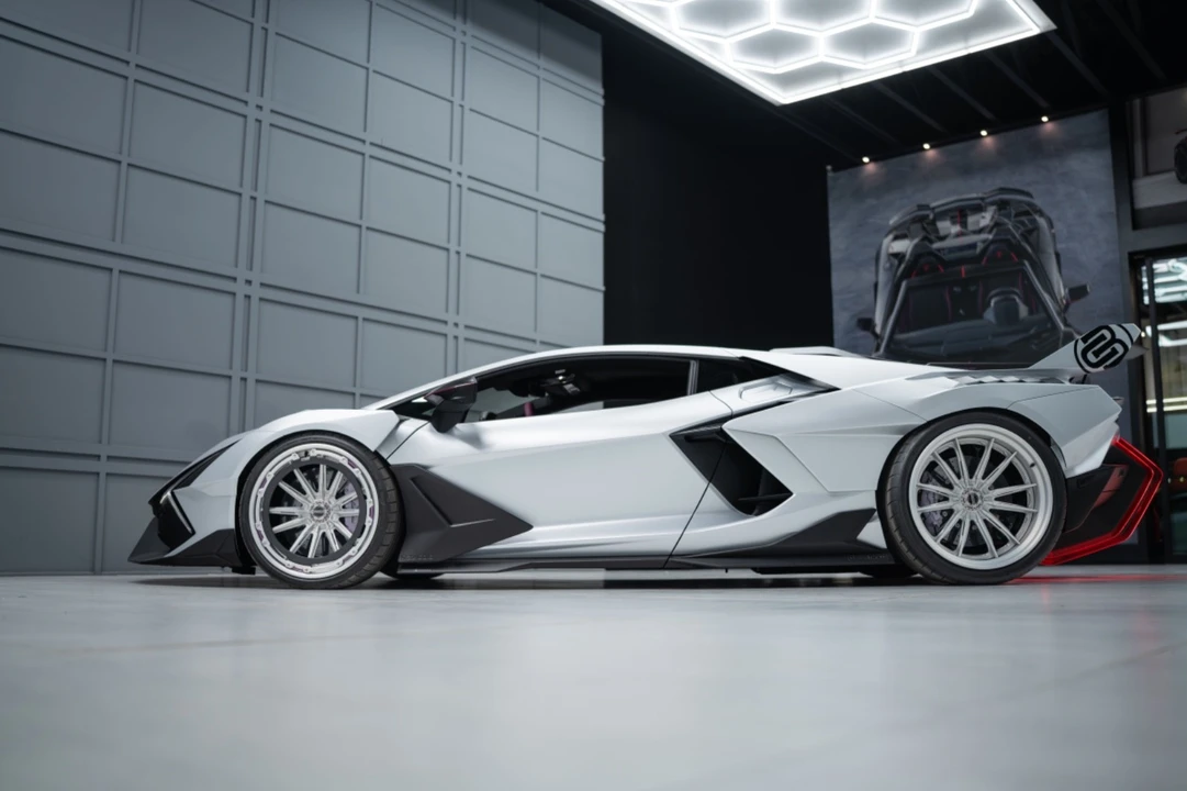 2025 Lamborghini Revuelto - Image 2 of 21