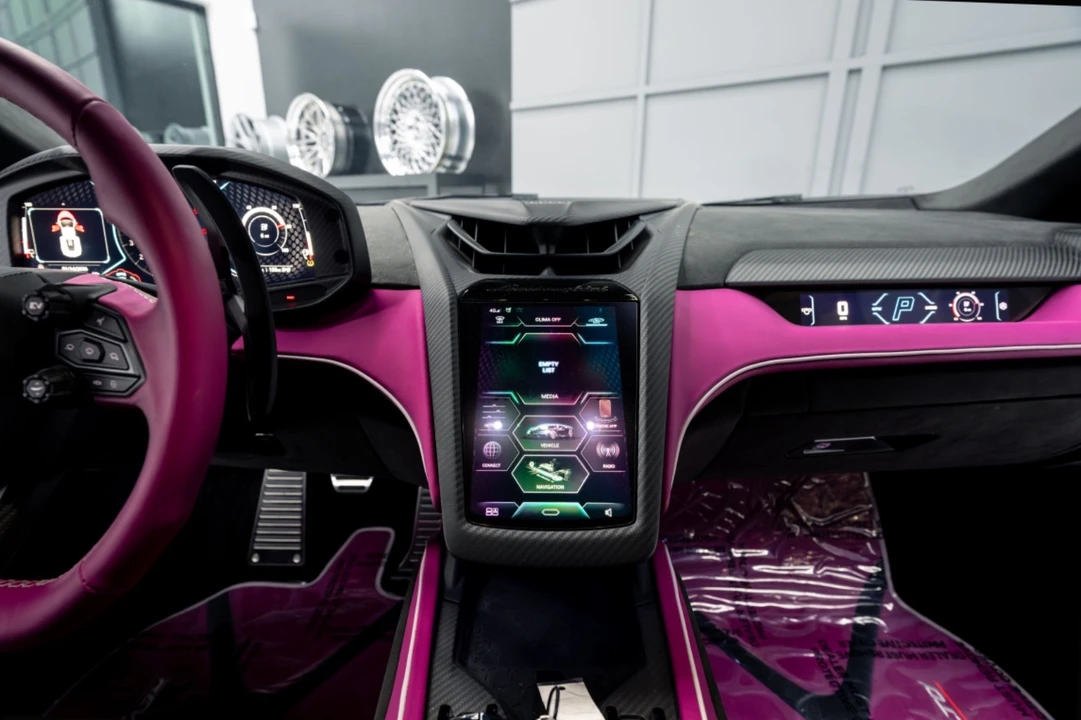 2025 Lamborghini Revuelto - Image 12 of 21