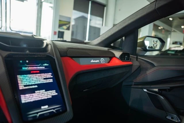 2025 Lamborghini Revuelto - Image 28 of 31