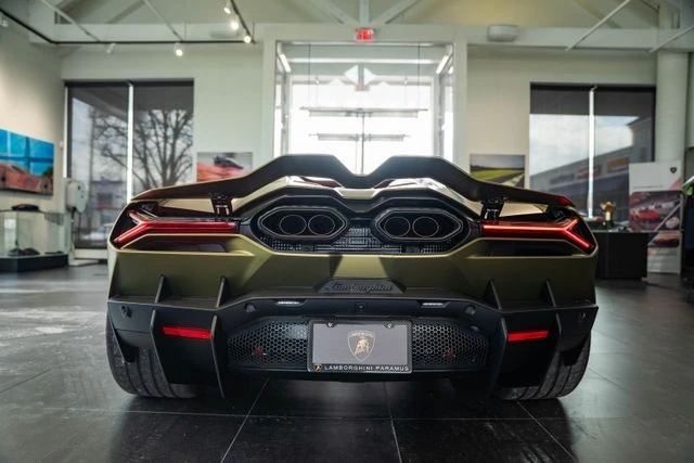 2025 Lamborghini Revuelto - Image 18 of 21