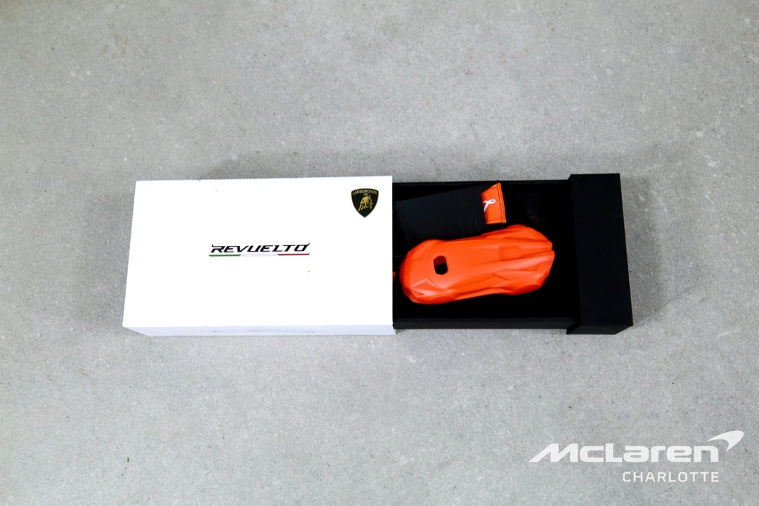 2025 Lamborghini Revuelto - Image 22 of 31