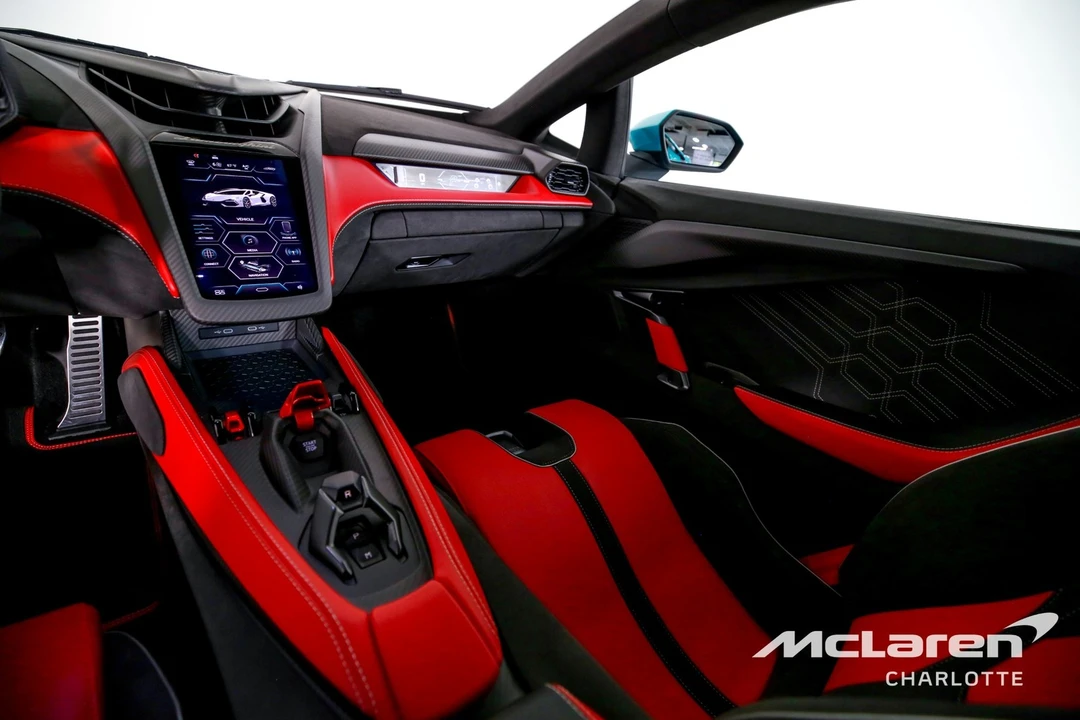 2025 Lamborghini Revuelto - Image 16 of 31