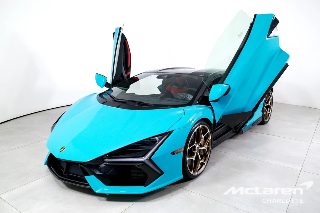 2025 Lamborghini Revuelto - Image 5 of 31