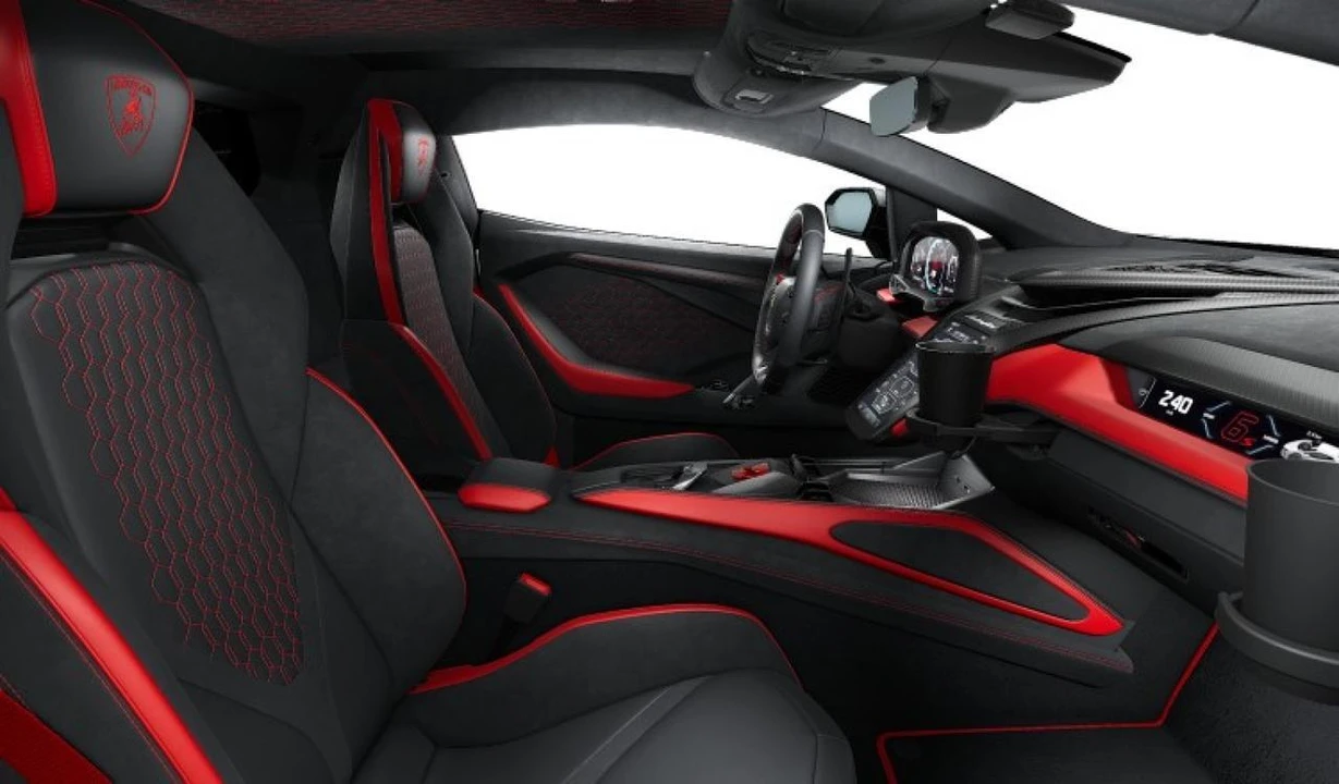2025 Lamborghini Revuelto - Image 6 of 8