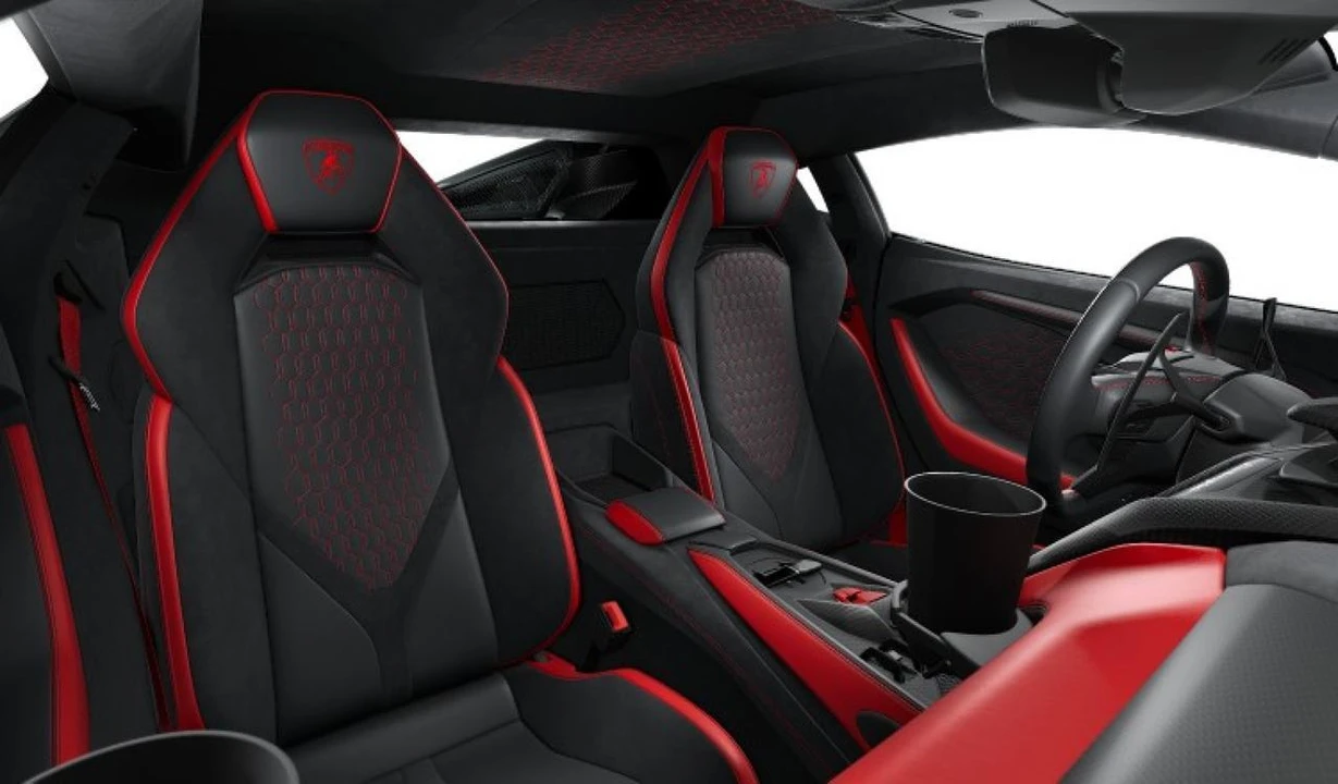 2025 Lamborghini Revuelto - Image 5 of 8