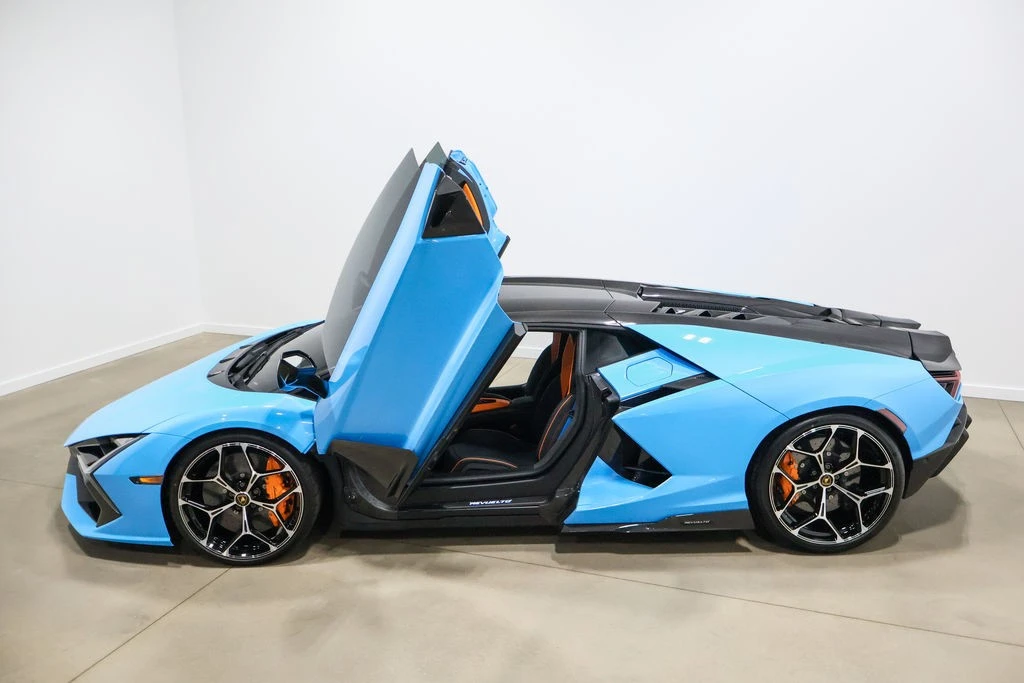 2025 Lamborghini Revuelto - Image 10 of 24
