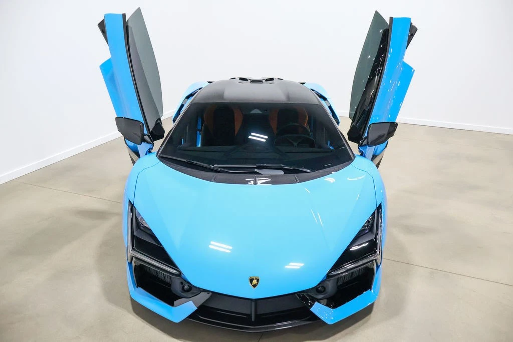 2025 Lamborghini Revuelto - Image 17 of 24