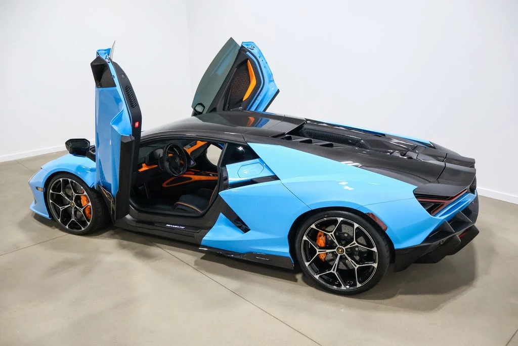 2025 Lamborghini Revuelto - Image 14 of 24