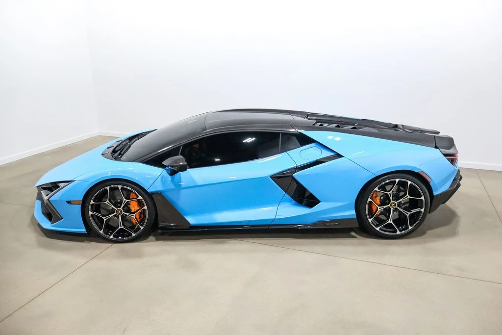 2025 Lamborghini Revuelto - Image 11 of 24
