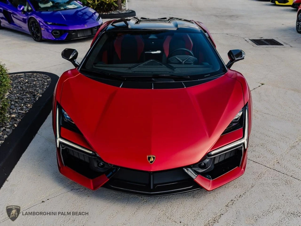 2025 Lamborghini Revuelto - Image 9 of 31