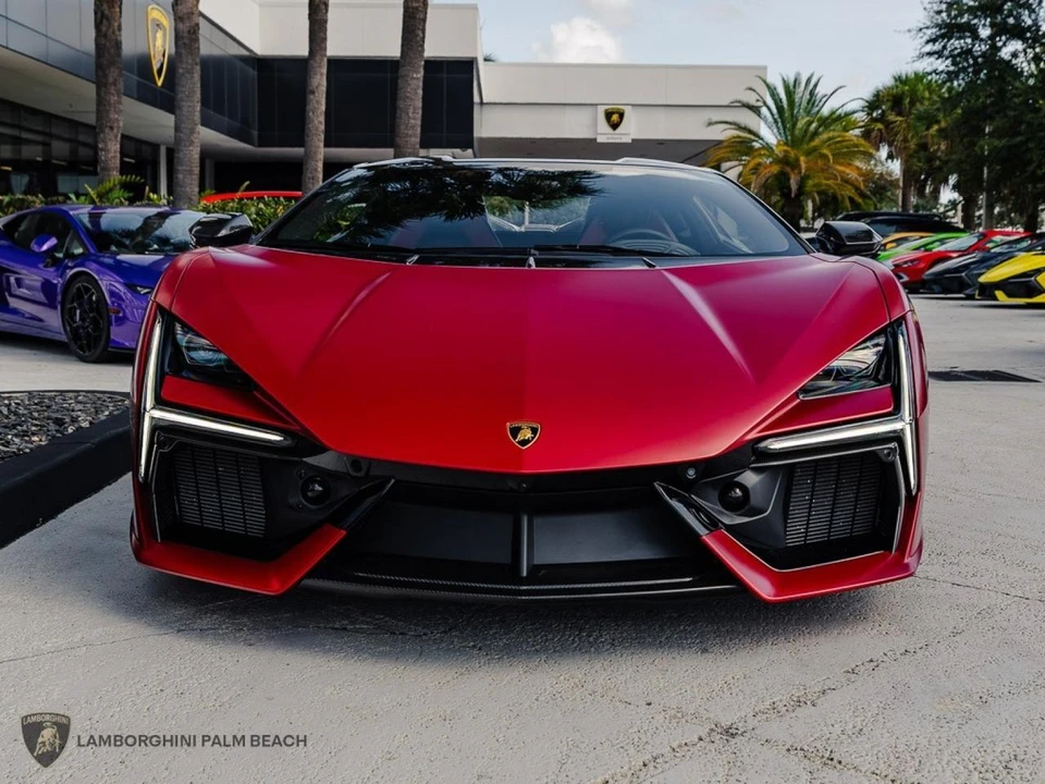 2025 Lamborghini Revuelto - Image 10 of 31