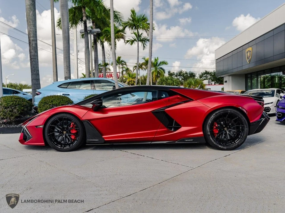 2025 Lamborghini Revuelto - Image 2 of 31