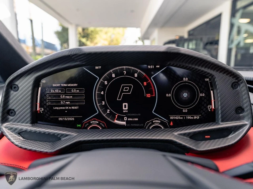 2025 Lamborghini Revuelto - Image 21 of 31