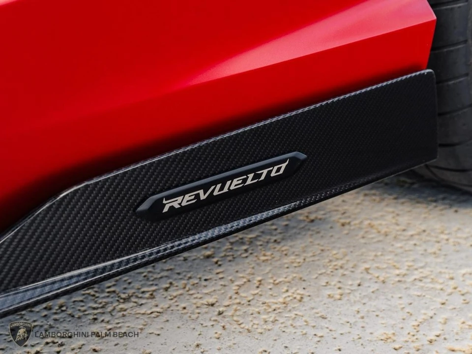 2025 Lamborghini Revuelto - Image 12 of 31
