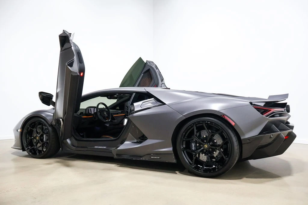 2025 Lamborghini Revuelto - Image 19 of 21