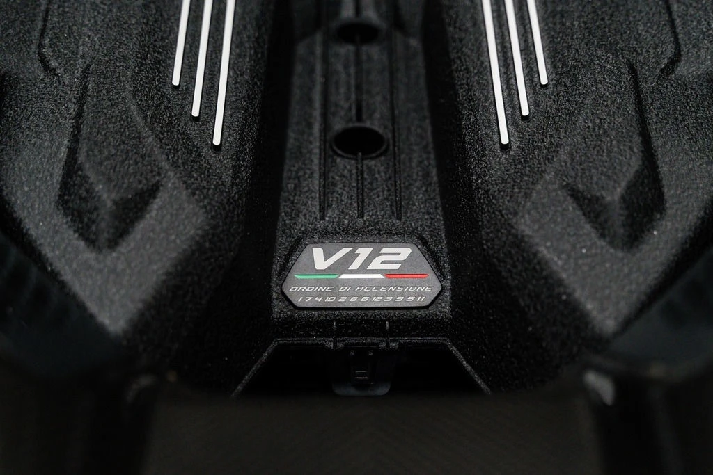 2025 Lamborghini Revuelto - Image 6 of 21