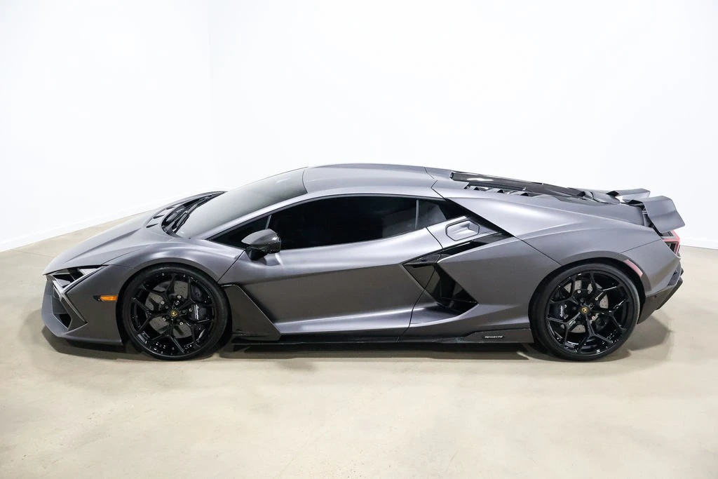 2025 Lamborghini Revuelto - Image 18 of 21