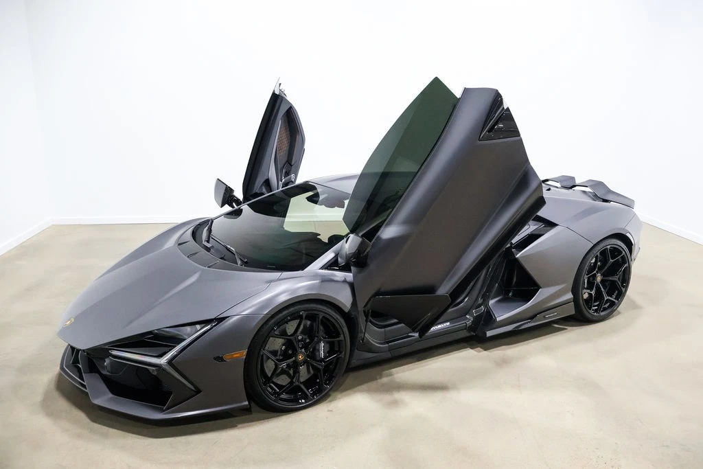 2025 Lamborghini Revuelto - Image 13 of 21