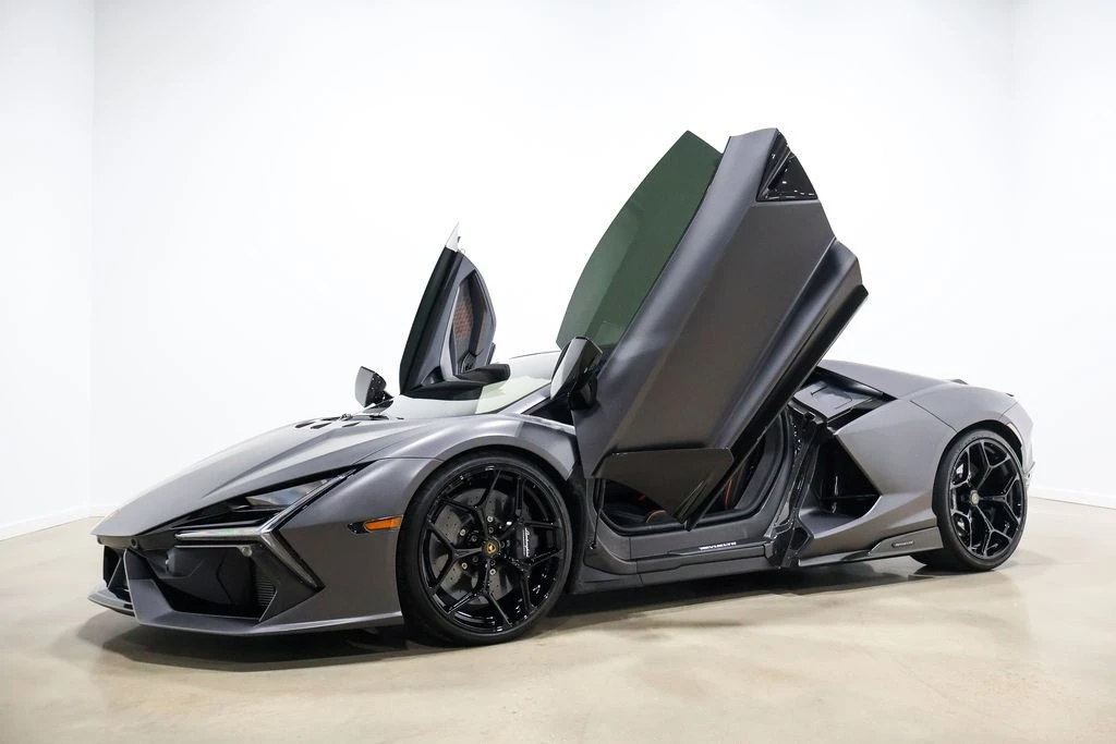 2025 Lamborghini Revuelto - Image 11 of 21