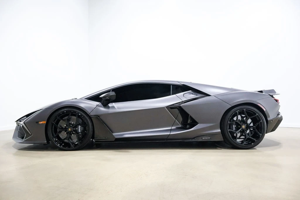 2025 Lamborghini Revuelto - Image 16 of 21
