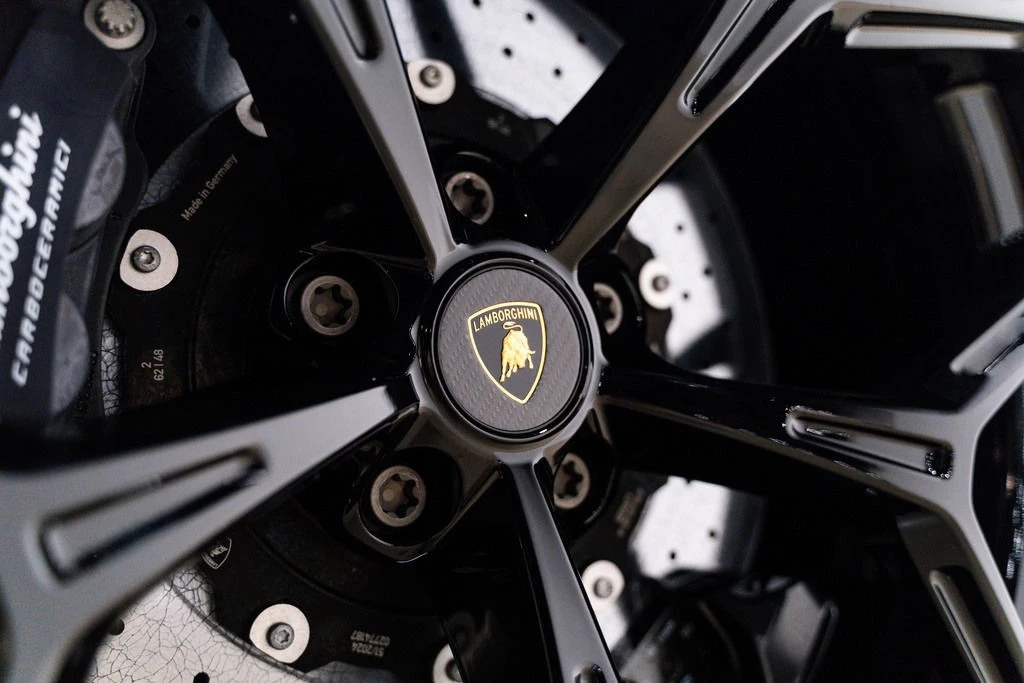 2025 Lamborghini Revuelto - Image 10 of 21