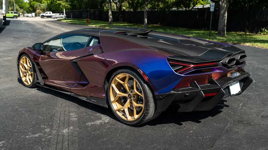 2025 Lamborghini Revuelto - Image 8 of 23