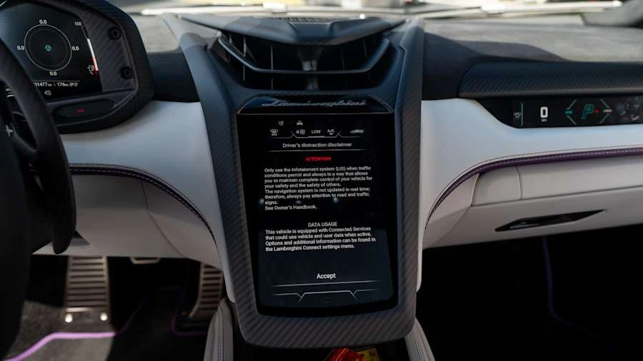 2025 Lamborghini Revuelto - Image 18 of 23