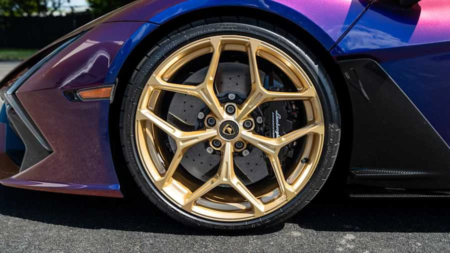 2025 Lamborghini Revuelto - Image 9 of 23