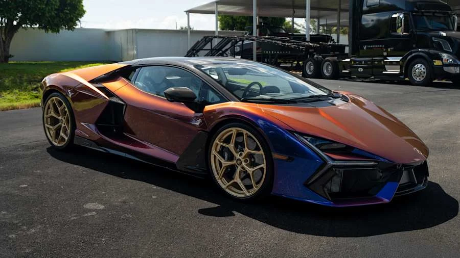 2025 Lamborghini Revuelto - Image 5 of 23