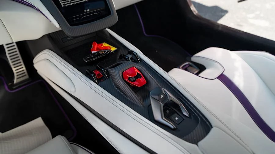 2025 Lamborghini Revuelto - Image 19 of 23