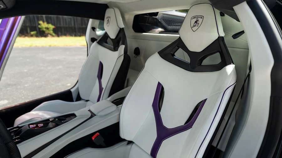 2025 Lamborghini Revuelto - Image 15 of 23