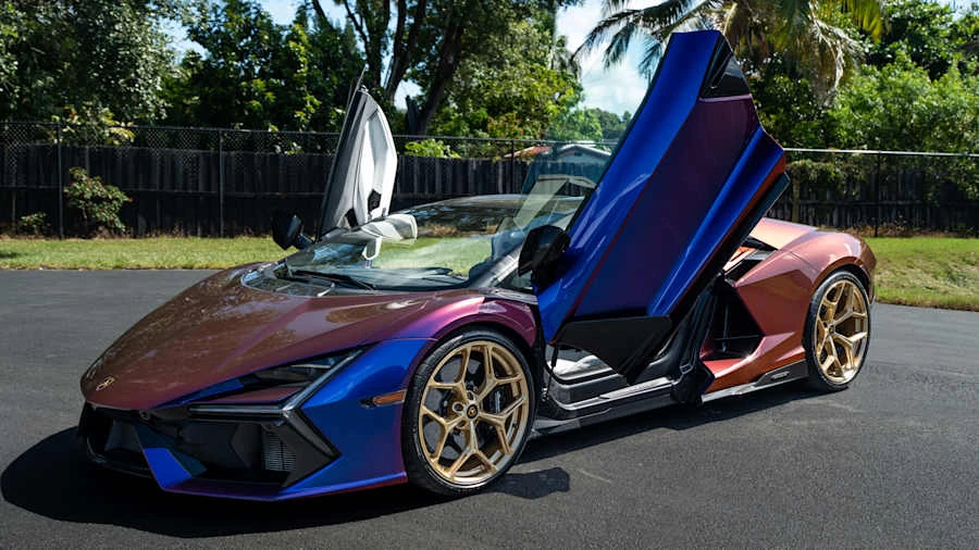 2025 Lamborghini Revuelto - Image 7 of 23