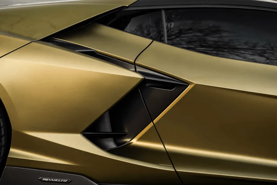 2025 Lamborghini Revuelto - Image 23 of 31