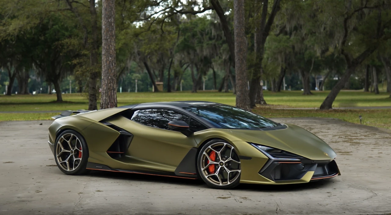 2025 Lamborghini Revuelto - Image 8 of 31