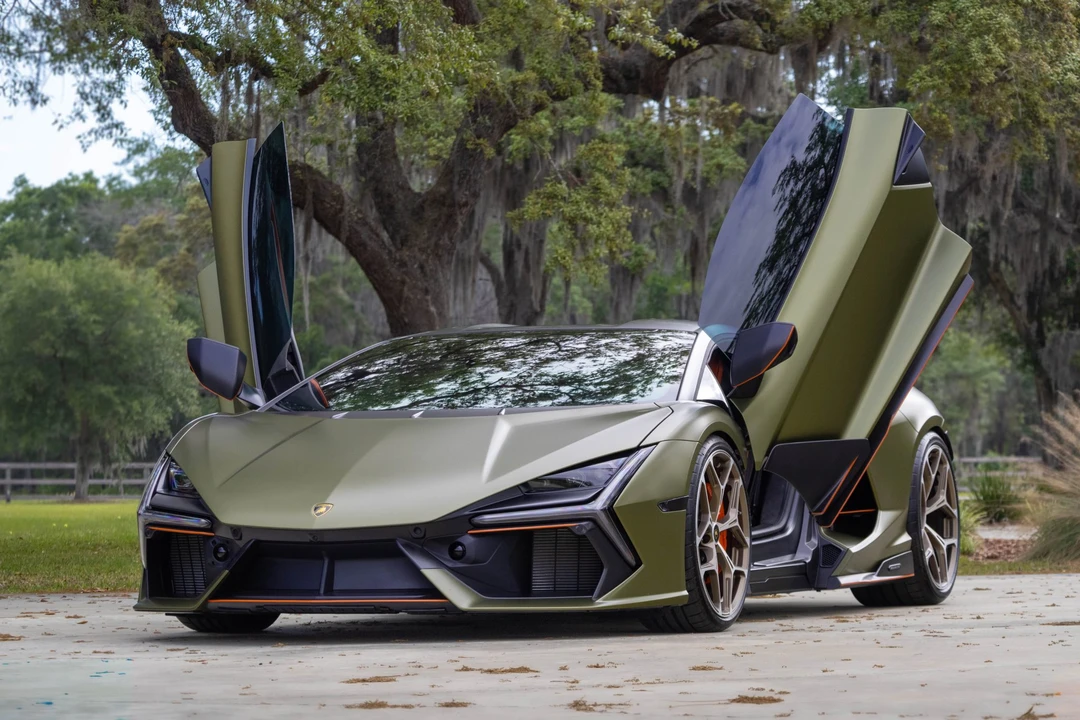 2025 Lamborghini Revuelto - Image 11 of 31