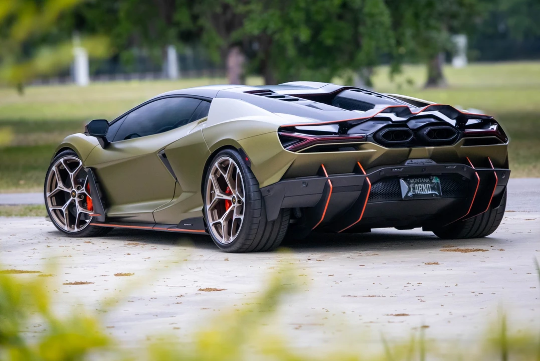 2025 Lamborghini Revuelto - Image 6 of 31