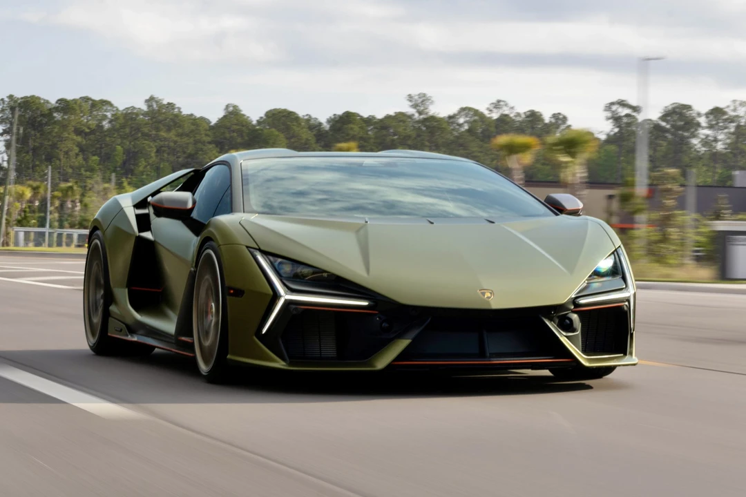 2025 Lamborghini Revuelto - Image 10 of 31