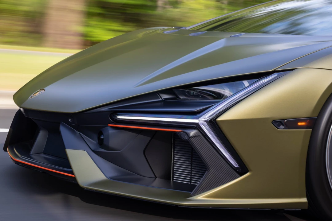 2025 Lamborghini Revuelto - Image 20 of 31