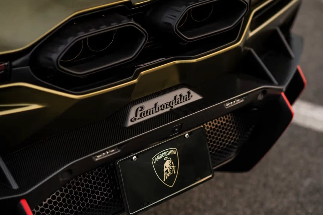 2025 Lamborghini Revuelto - Image 27 of 31
