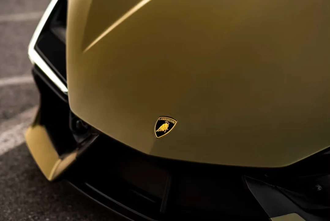 2025 Lamborghini Revuelto - Image 25 of 31