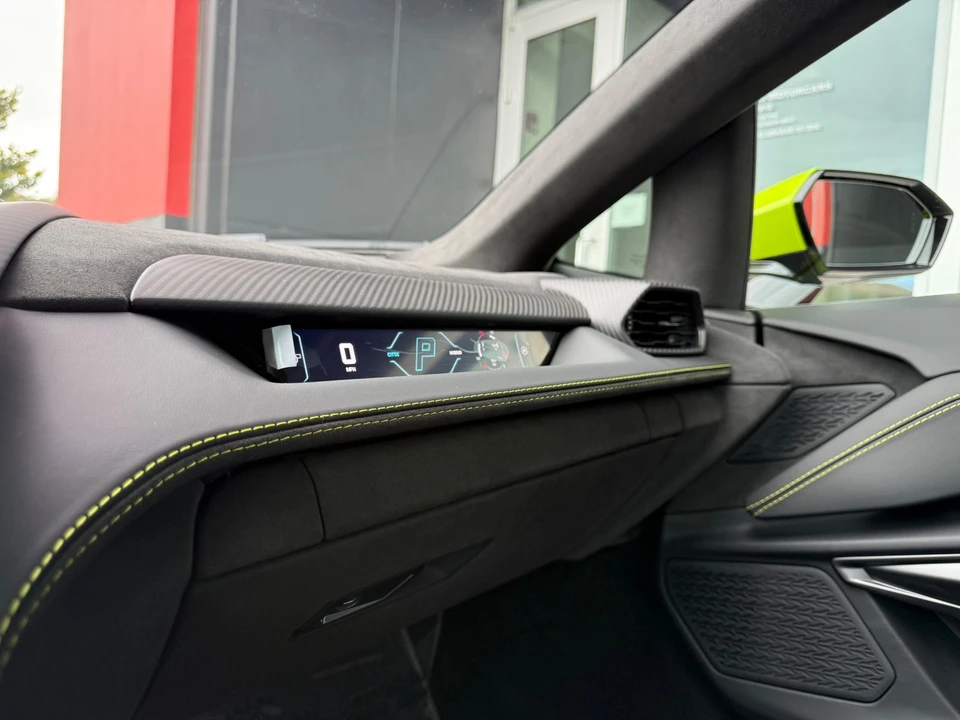 2025 Lamborghini Revuelto - Image 25 of 31