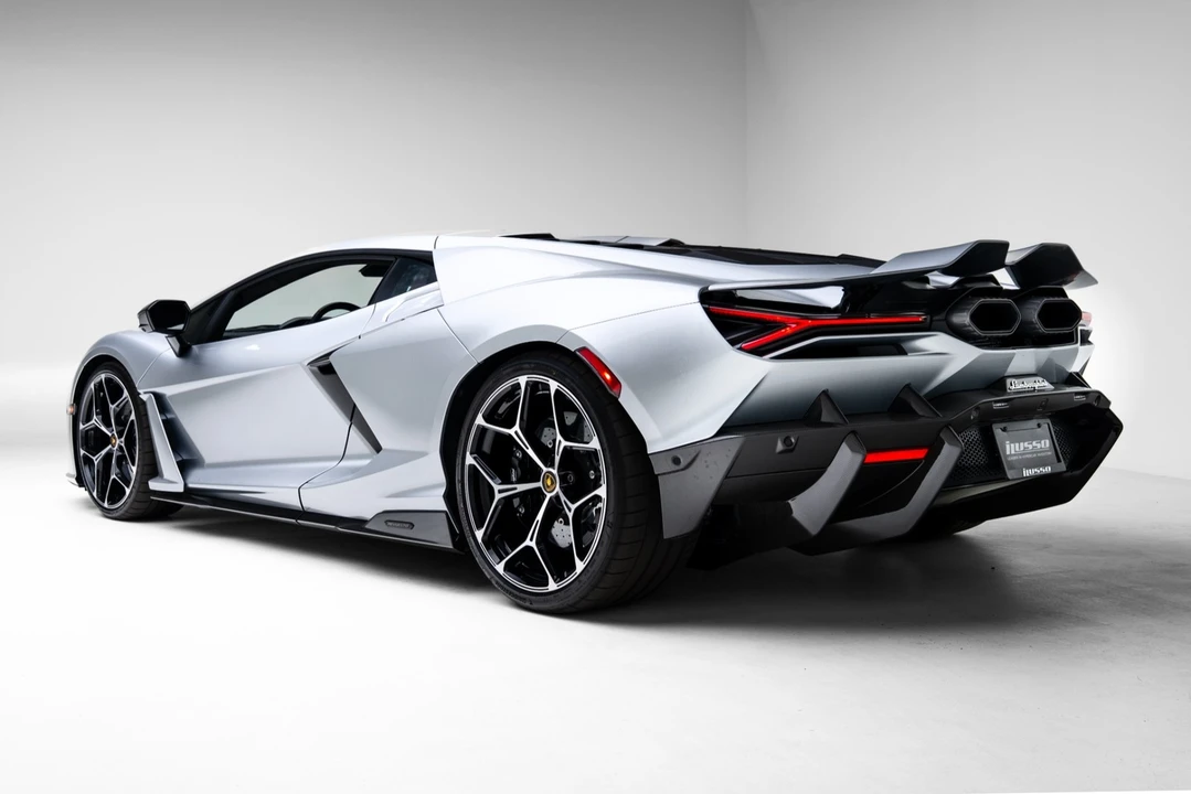 2025 Lamborghini Revuelto - Image 20 of 21