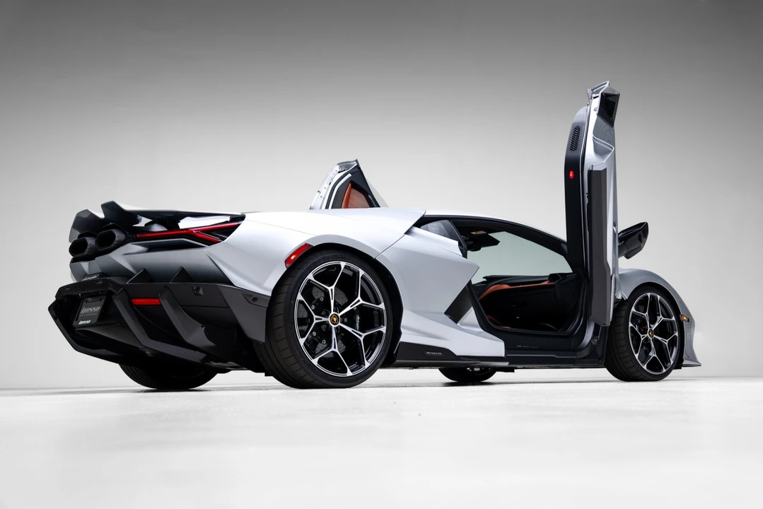 2025 Lamborghini Revuelto - Image 5 of 21