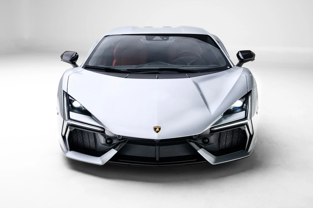2025 Lamborghini Revuelto - Image 4 of 21