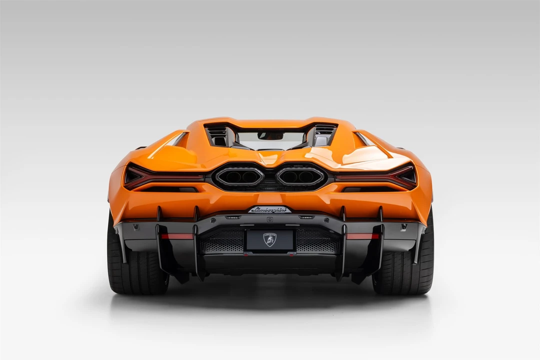 2025 Lamborghini Revuelto - Image 13 of 31